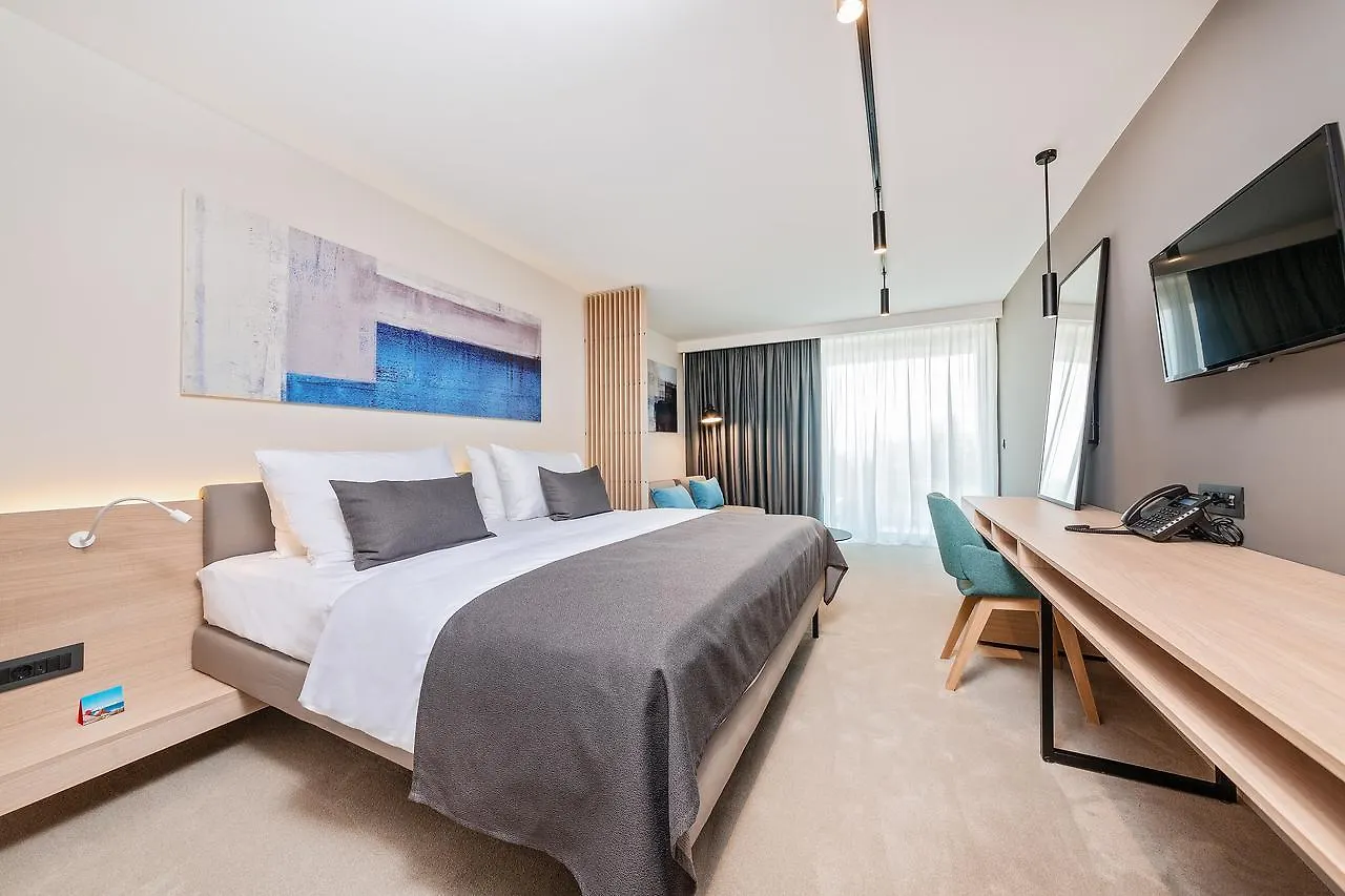 Hotel Park Plava Laguna Porec 4*,